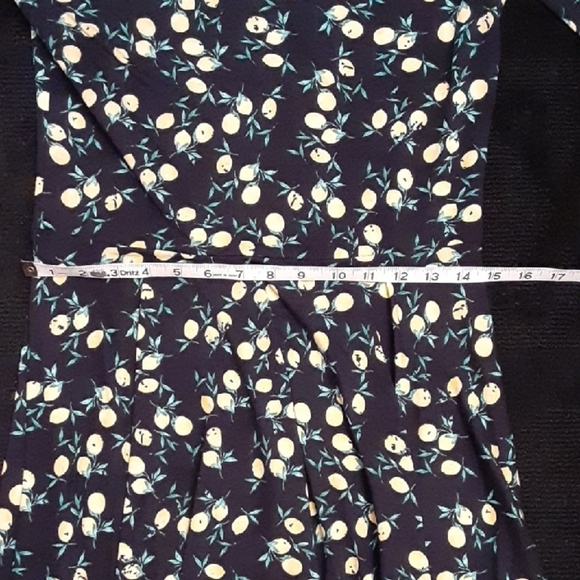 Lemon Dress - Picture 7 of 8